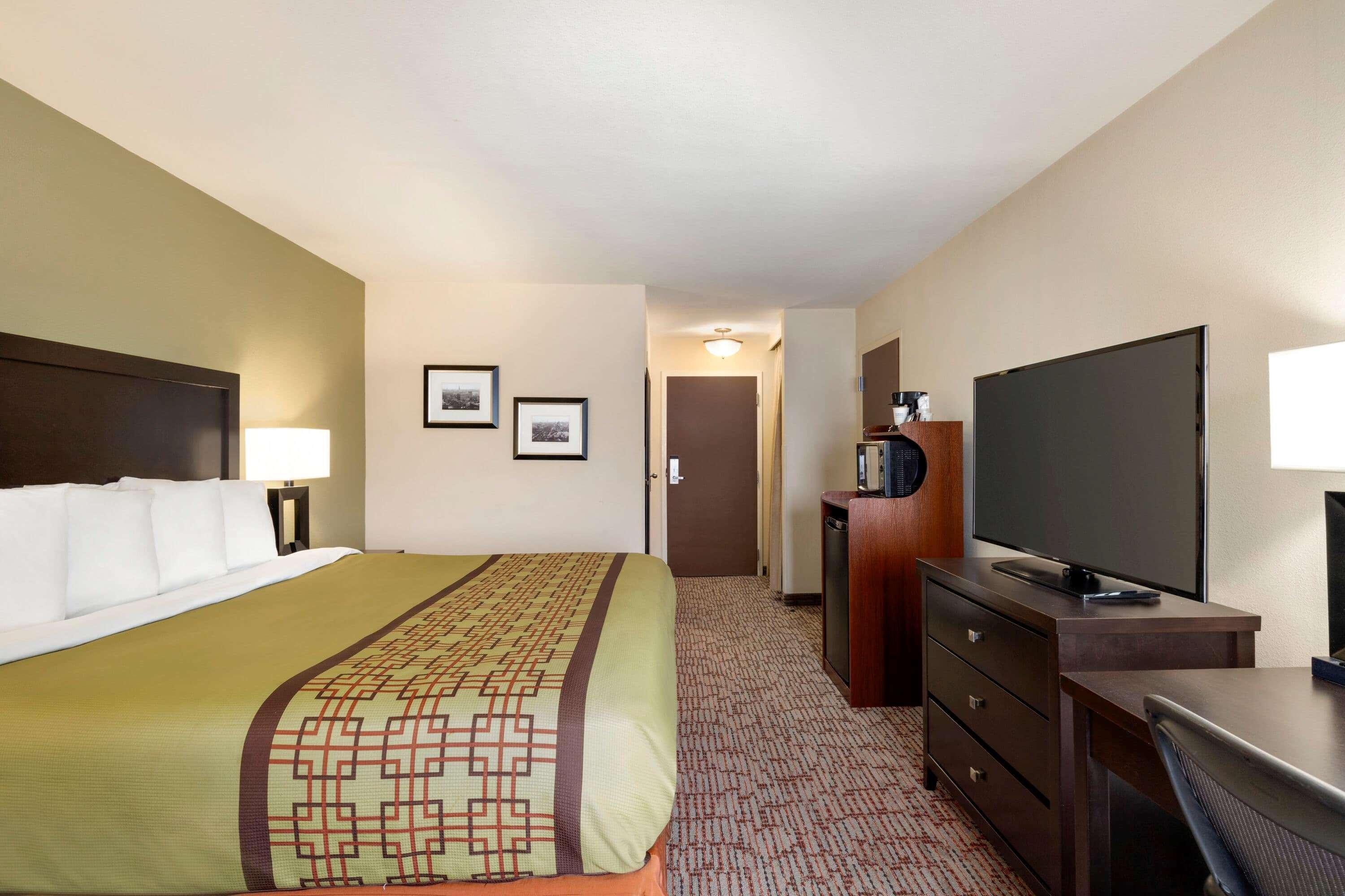 Baymont By Wyndham Augusta West Hotel Bagian luar foto