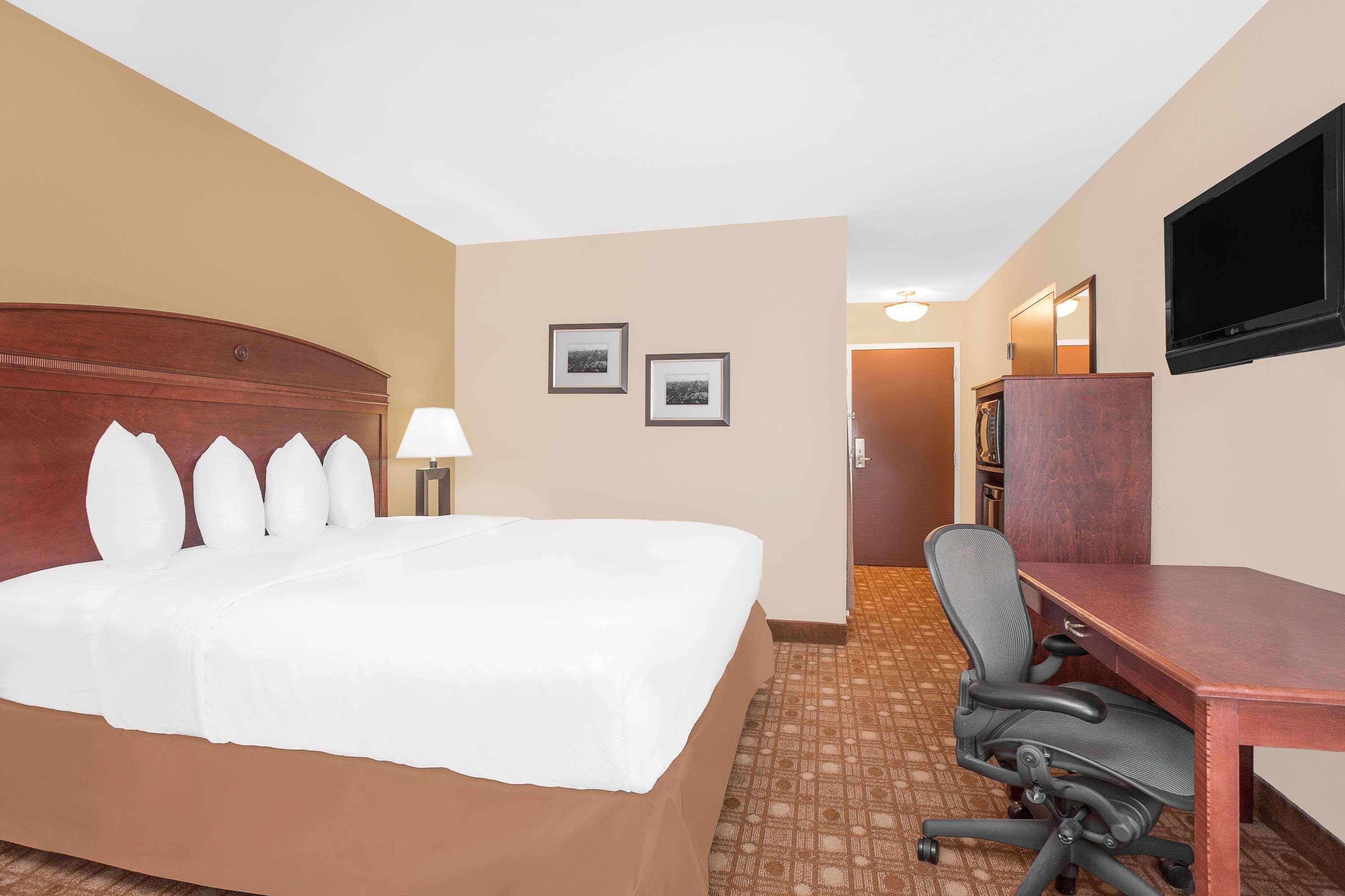 Baymont By Wyndham Augusta West Hotel Bagian luar foto