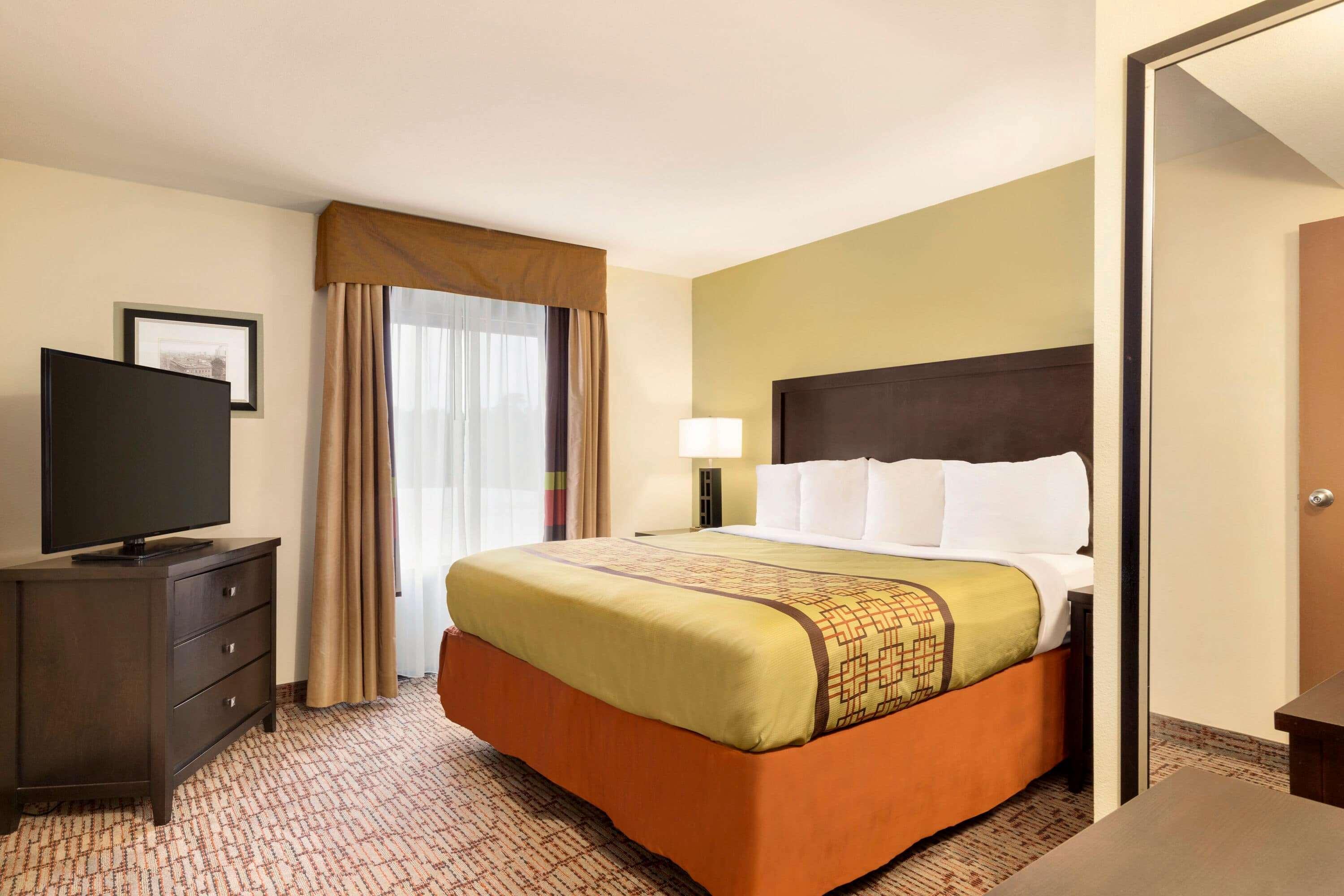 Baymont By Wyndham Augusta West Hotel Bagian luar foto