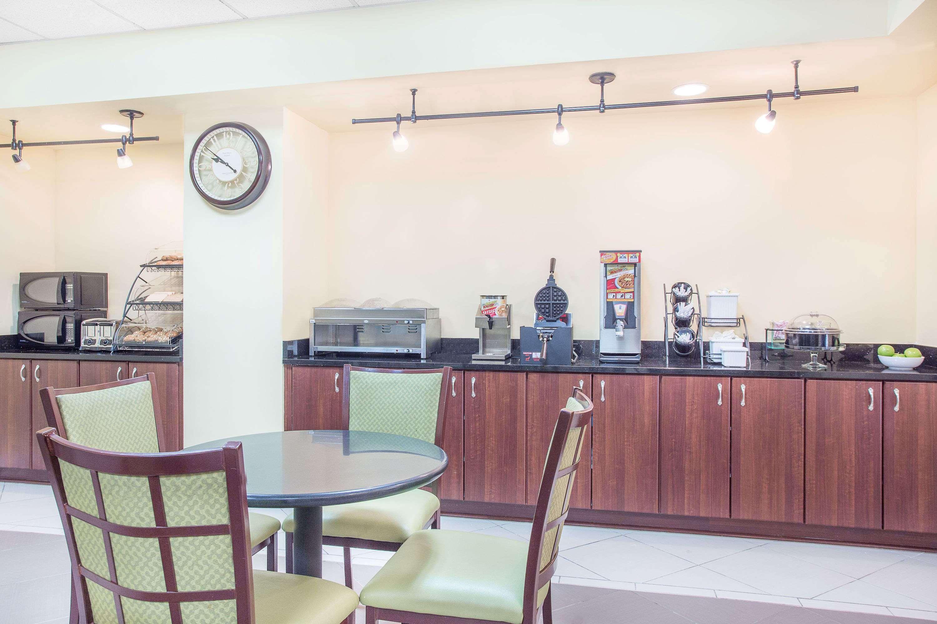 Baymont By Wyndham Augusta West Hotel Bagian luar foto
