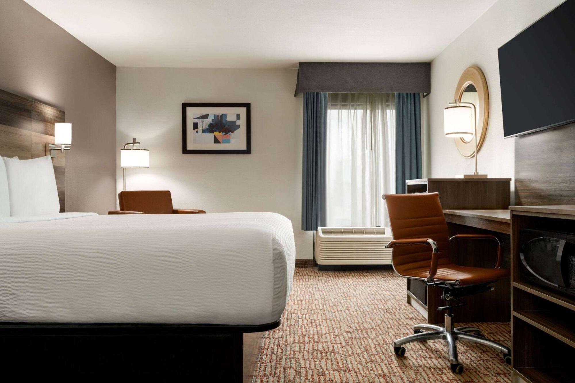 Baymont By Wyndham Augusta West Hotel Bagian luar foto
